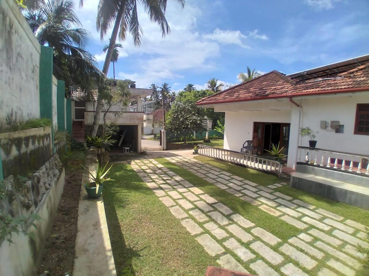 Paradise Galle Luaran gambar
